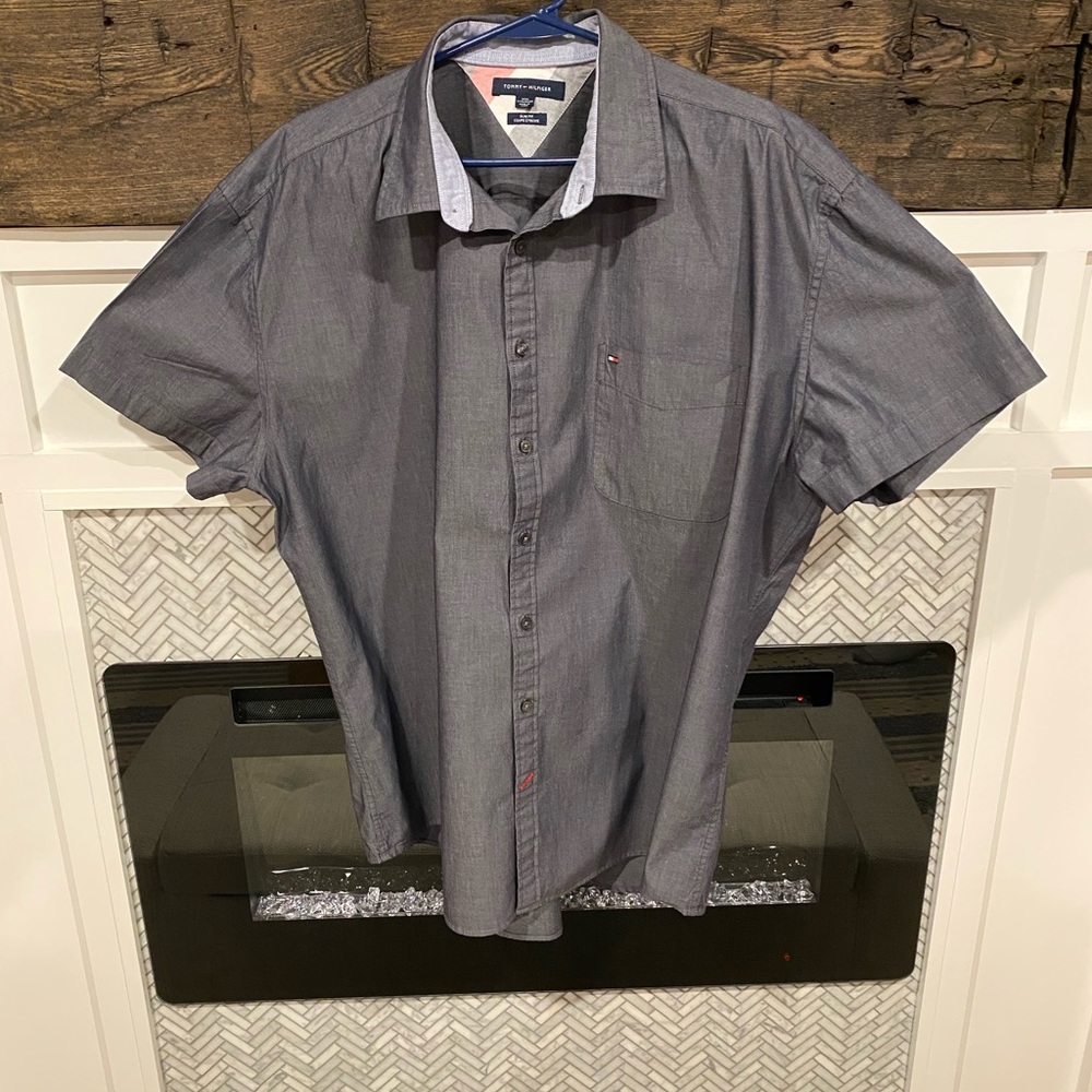 3xl Tommy Hilfinger button up. Short sleeve.